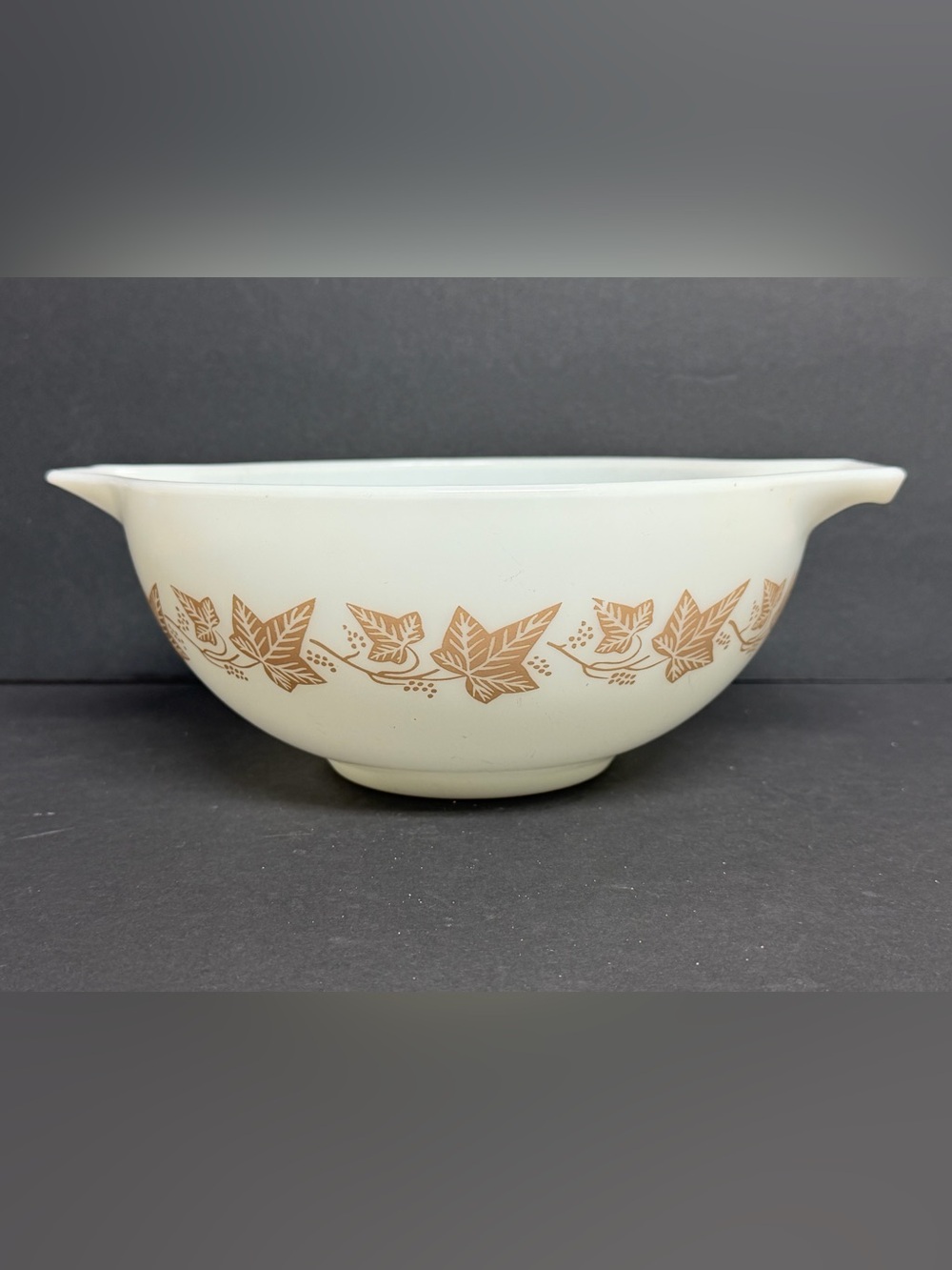 Vintage Pyrex Sandalwood 443 Cinderella 2 1/2 Quart Mixing Bowl Large Handles